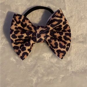Nylon headband bows